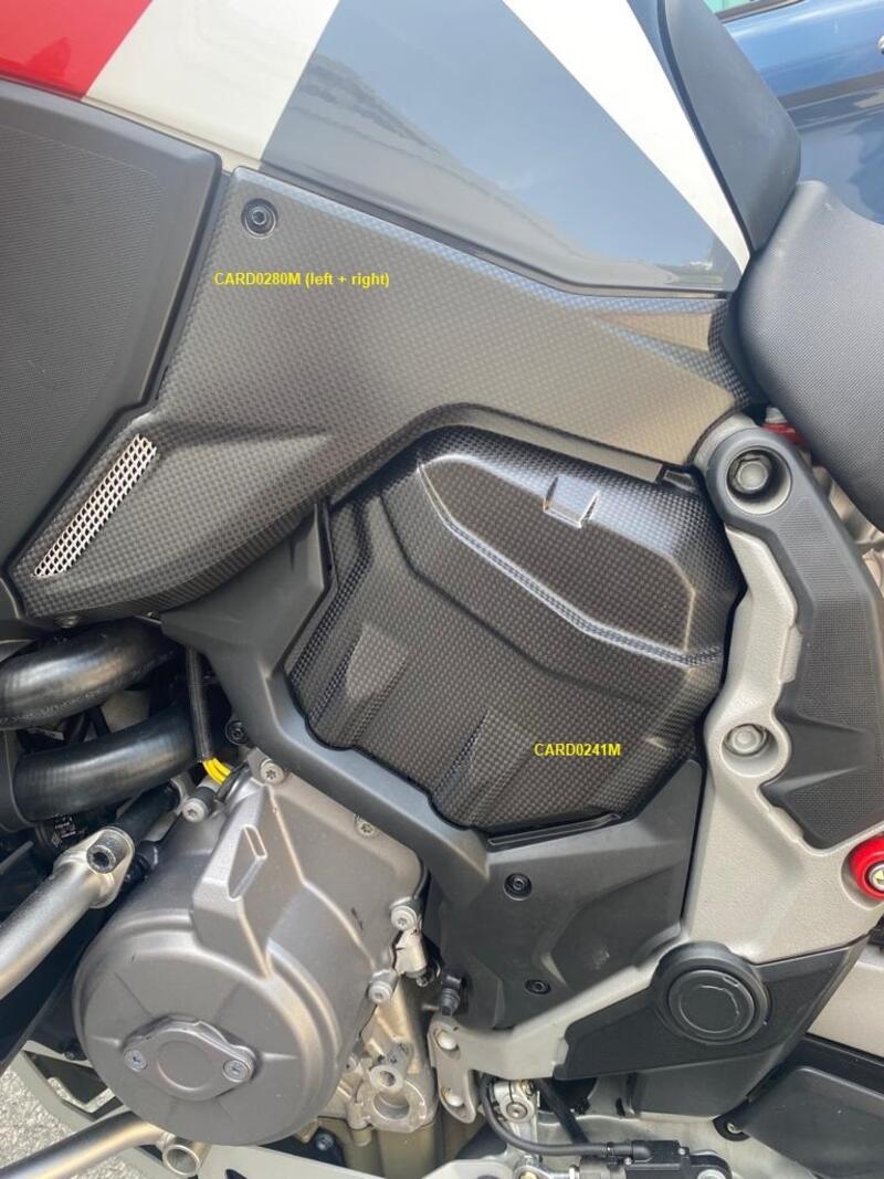 Right Carbon Engine Head Cover Matt for Ducati NeroA1