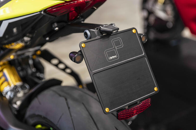 Frecce ( Coppia Indicatori Di Direzione Omologati E8) Nero