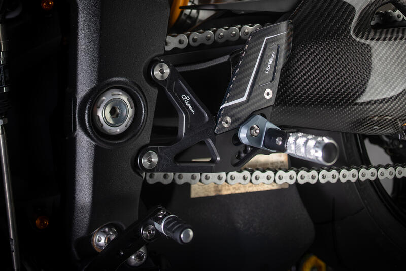 Pedane Regolabili - "R" Version per Triumph Nero