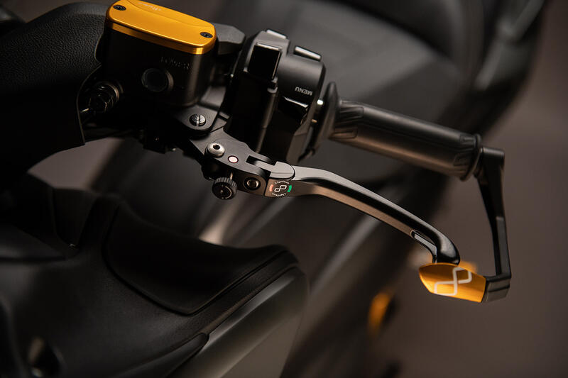 Protezione Leva Frizione In Alluminio - Interasse 132 Mm / Terminale Colorato Oro