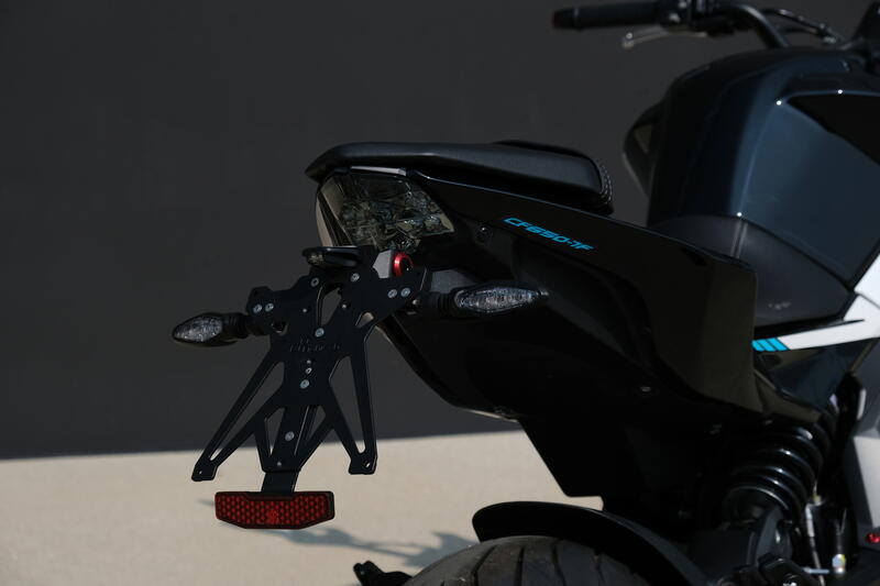 Kit Portatarga Regolabile per CFMoto NeroA2