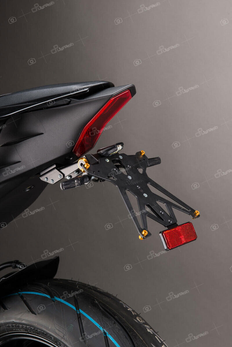 Kit Portatarga Regolabile per Yamaha NeroB3