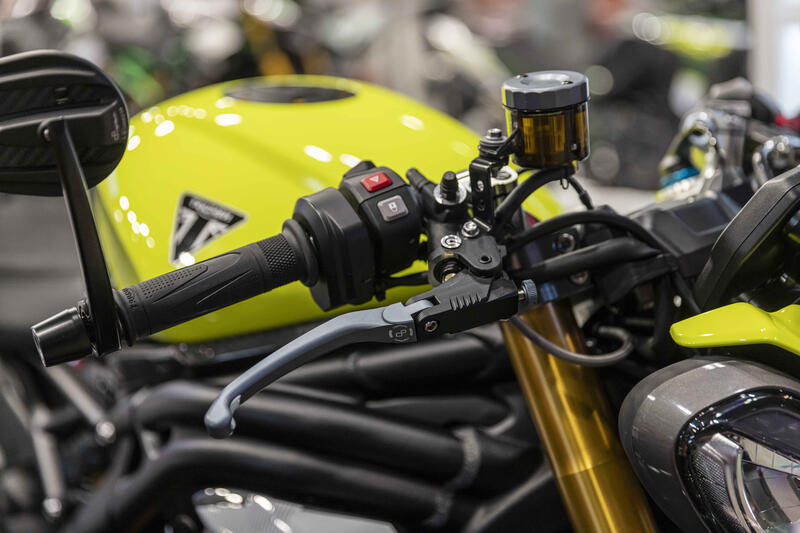 Leva Freno Ribaltabile (Tipo J) per Aprilia, Ducati, Honda, Triumph Nero