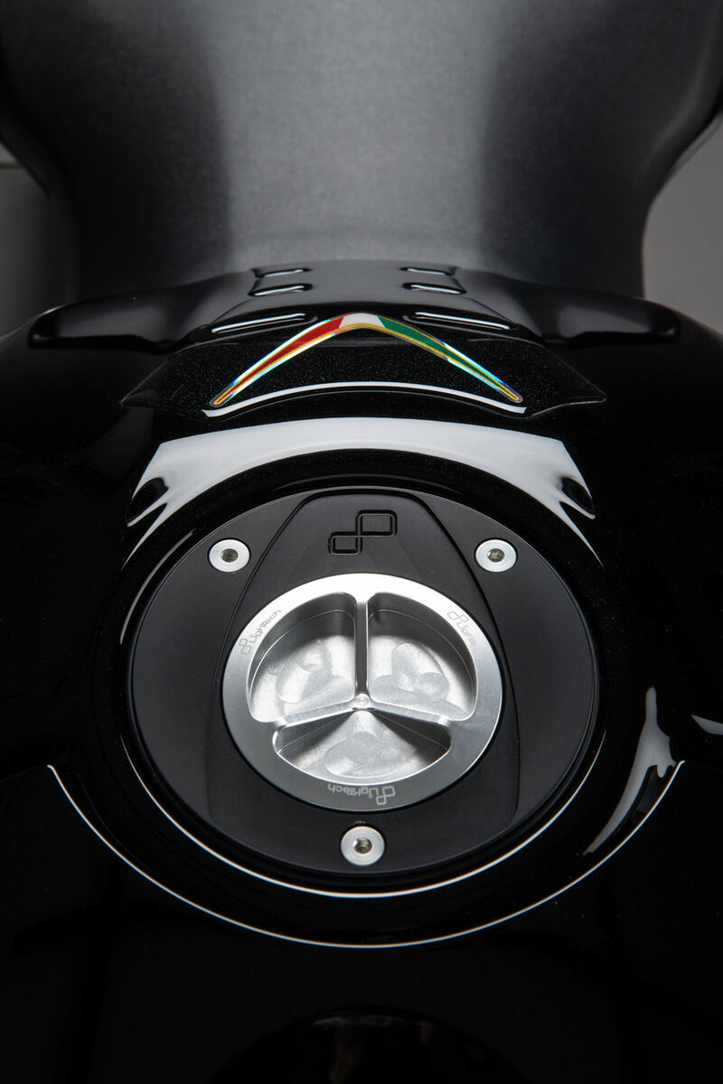 Tappo Serbatoio Con Chiusura A Vite per Kove, Ducati, Yamaha Argento